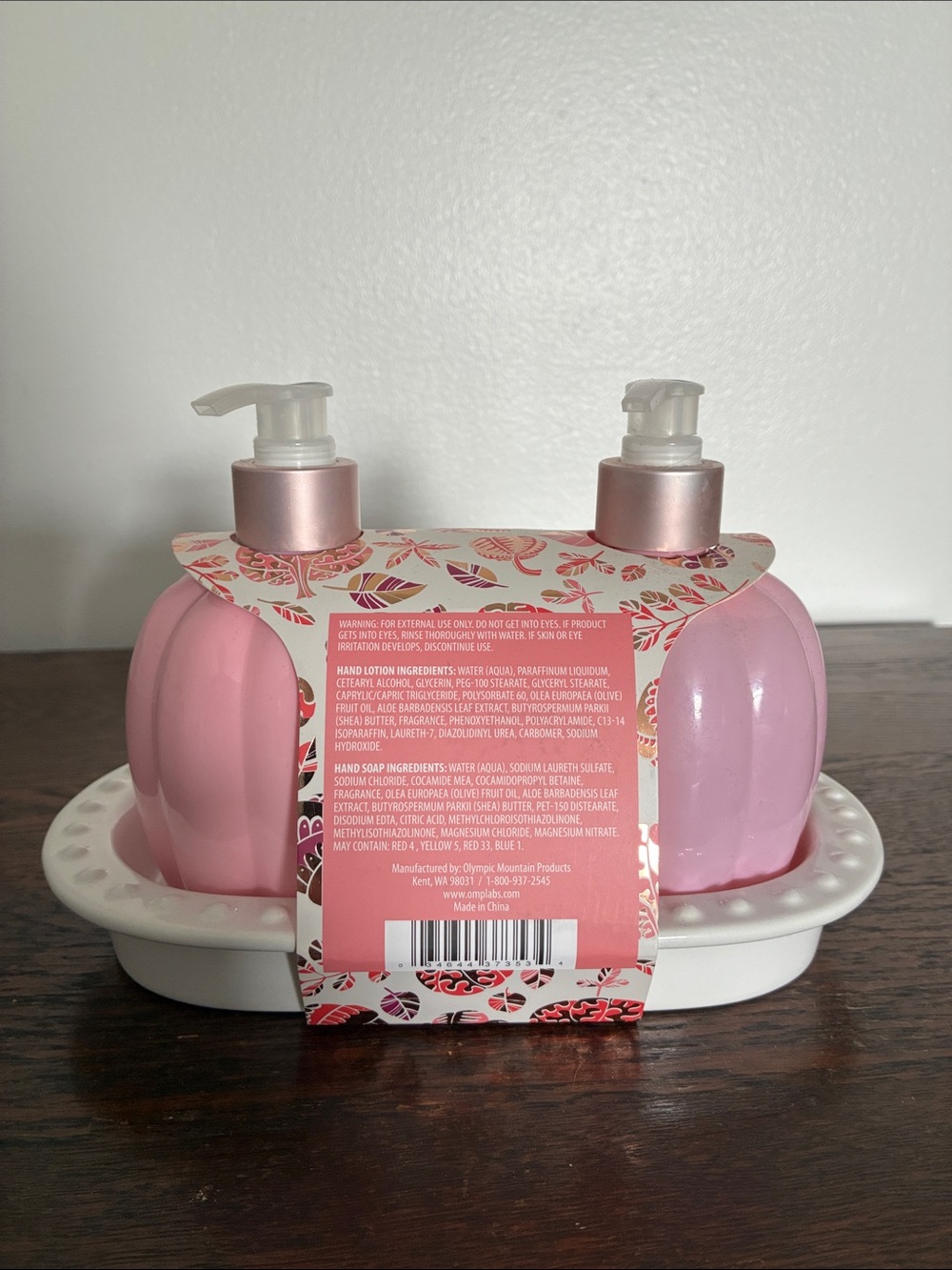 NWT- Autumn Berry Scented Hand Soap & Lotion Pumpkin Dispensers w/ Ceramic Tray - Picture 8 of 17